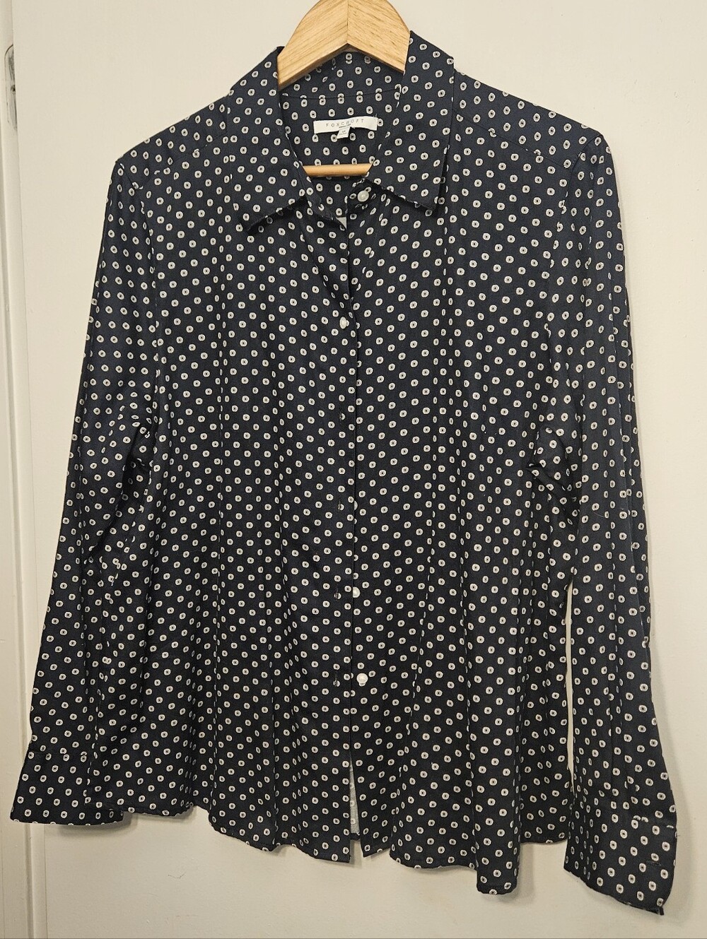 Foxcroft Navy Blue Floral Dot Button-down Shirt, Size 18 Shaped Style